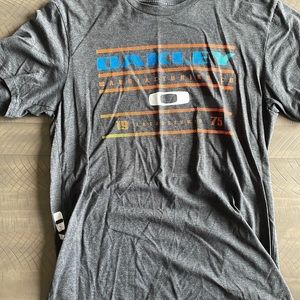 Large Grey Oakley Tee Shirt
